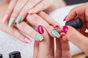 Best Online Nail Technician Courses and Classes