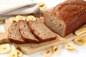 Biggest Mistakes Everyone Makes With Banana Bread