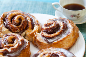 Biggest Mistakes Everyone Makes With Cinnamon Rolls
