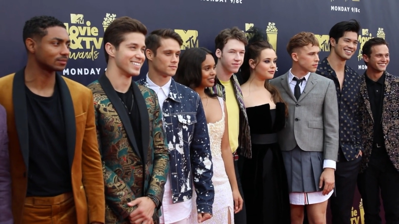 Photo on Wiki: https://commons.wikimedia.org/wiki/File:13_Reason_Why_cast_at_MTV_Awards.jpg
