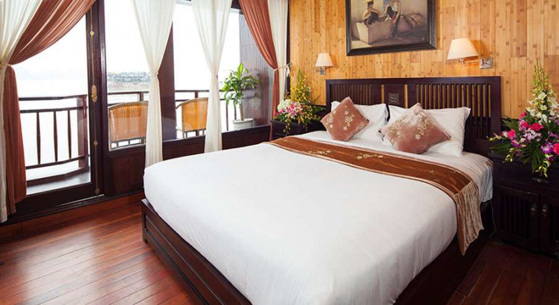 Air-conditioned bedrooms, restaurants, bars and common spaces - Source:  Halong Bay Tours