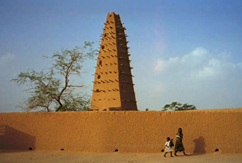 https://en.wikipedia.org/wiki/Agadez_Mosque