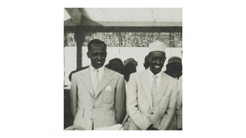 Vintage photo of the 1st Prime Minister of Somalia; Abdullahi Issa and Speaker of the Parliament Aadan Abdulla Osmaan (twitter.com)