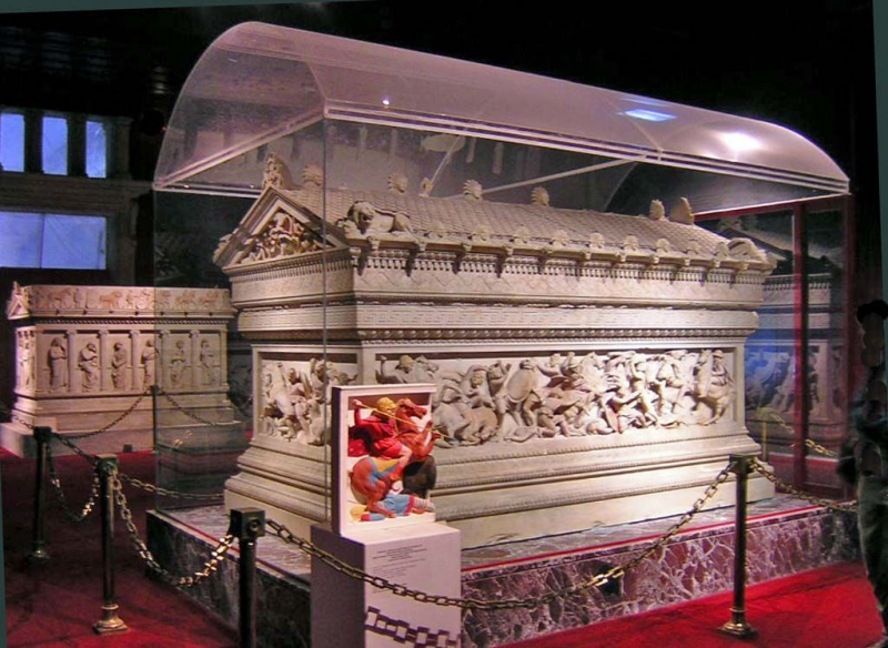 Alexander sarcophagus in the Istanbul Archaeological Museums - Photo: lee.redditchjobcentre.co.uk
