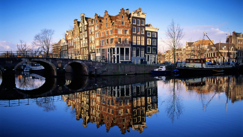 http://beautifulplacestovisit.com/cities/amsterdam-netherlands/