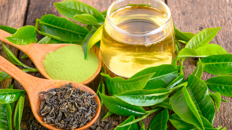 Apply green tea to your skin