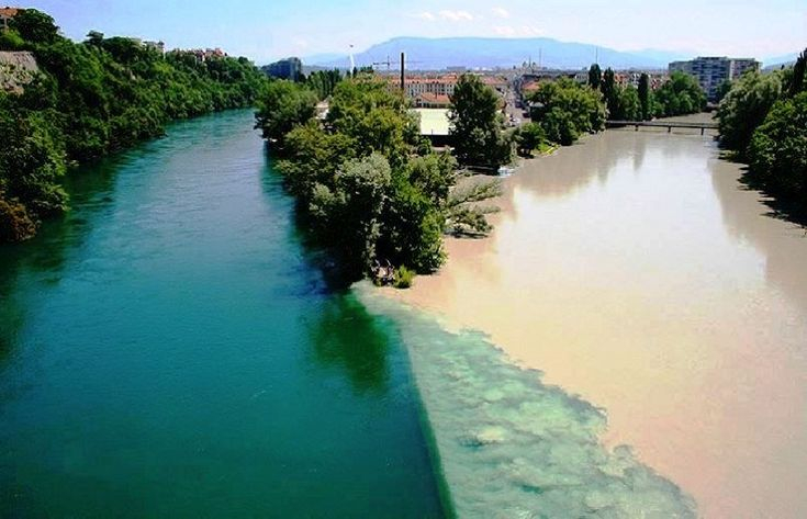 Confluence between the Rhone River (left) and the Arve River (right) (Photo: pinterest.com)