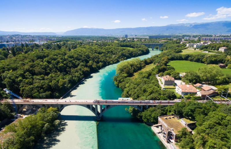 Rhone and Arve rivers junction (Photo: https://www.theactivetimes.com/)