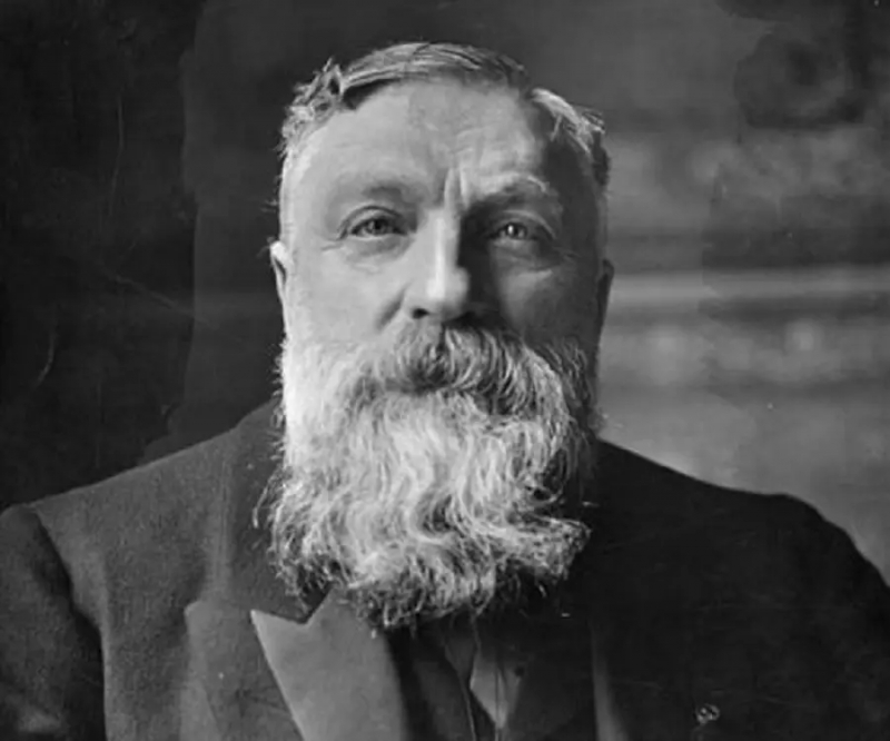 Photo:  Famousbio - Auguste Rodin