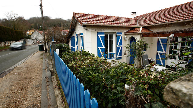 Ayatollah Khomeini lived in exile in a simple house in Neauphle-le-Chateau, west of Paris - Photo: ynetnews.com