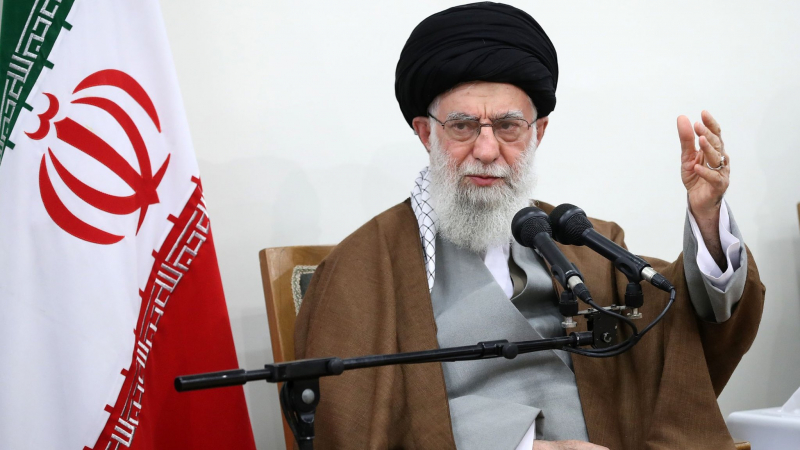 Ayatollah Khomeini in a speech - Photo: bbc.com