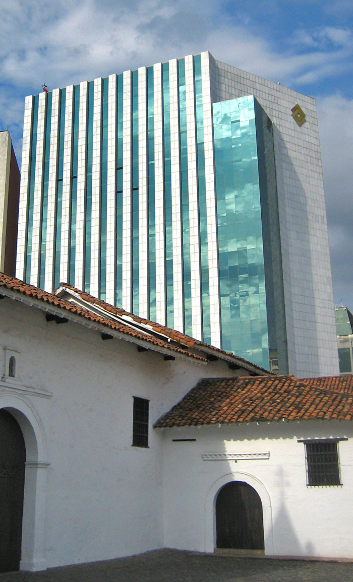 Banco de occidente cali - Photo on Wikimedia Commons
