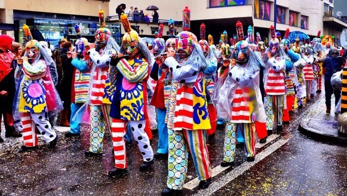 Fastnacht. Базельский карнавал Швейцария. Карнавал в Базеле – Фаснахт. Швейцария Basel Fasnacht Festivals. Национальные традиции Швейцарии Базельские карнавал.