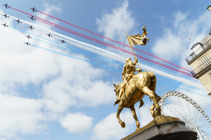 The Bastille Day military parade in Paris is sure to impress!  - expatexplore.com
