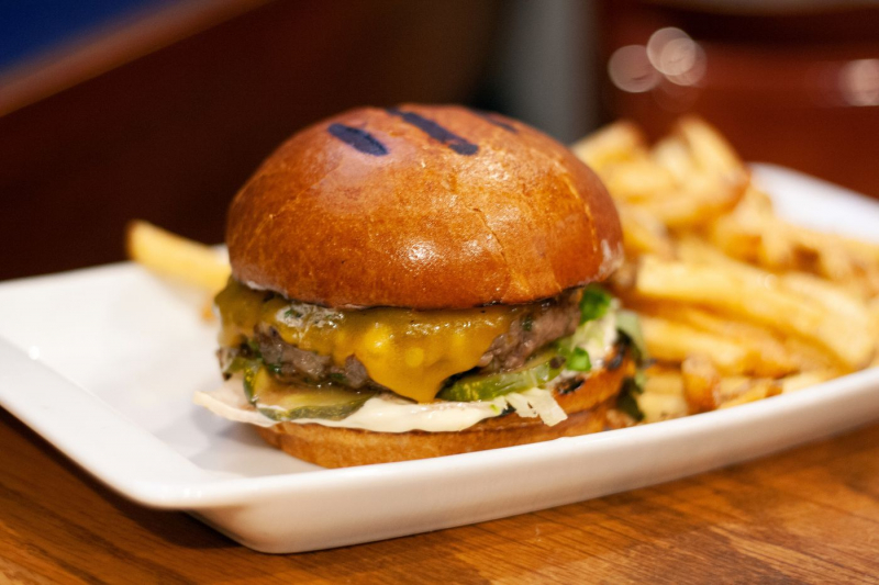 Top 14 Best Burgers in Chicago toplist.info