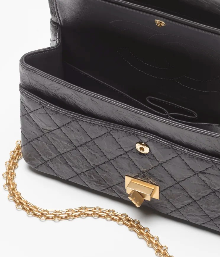Screenshot of https://www.chanel.com/us/fashion/p/A37586B14247NR653/2-55-handbag-shiny-crumpled-calfskin-gold-tone-metal/