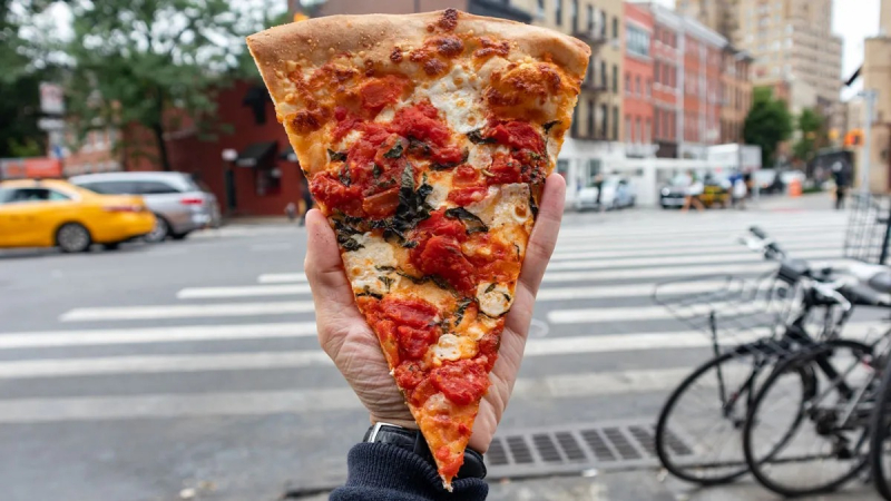 Photo by James Andrews on Tinybeans https://tinybeans.com/new-york/best-pizza-nyc/