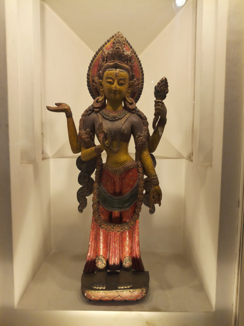 Photo on Wikimedia Commons (https://commons.wikimedia.org/wiki/File:Statue_of_Bhrikuti,_Patan_Museum,_Patan_Durbar_Square.jpg)