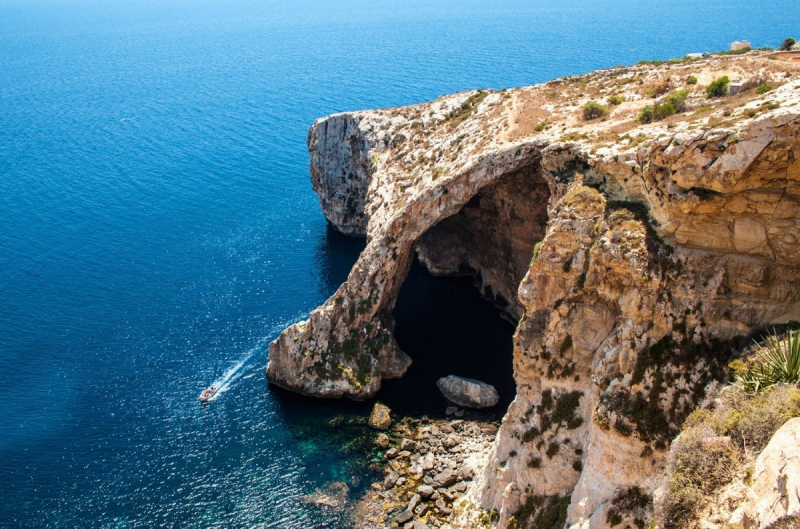malta caves tour