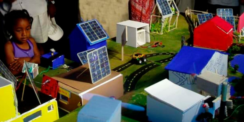 Build a Solar City - Photo via teachingexpertise.com