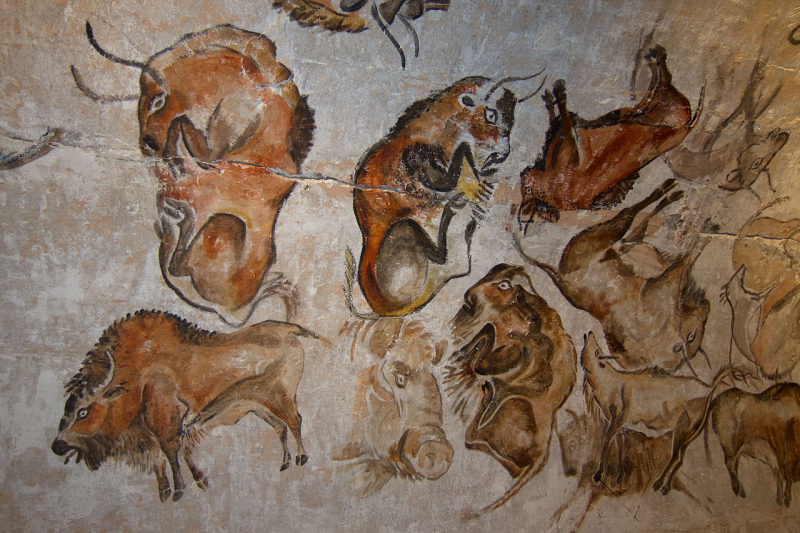 Cave paintings in Cave of Altamira - Photo: EQROY / SHUTTERSTOCK.COM