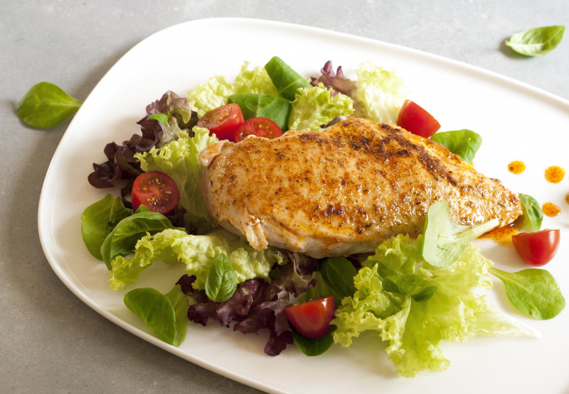 Chicken breast is a suitable food for dieters