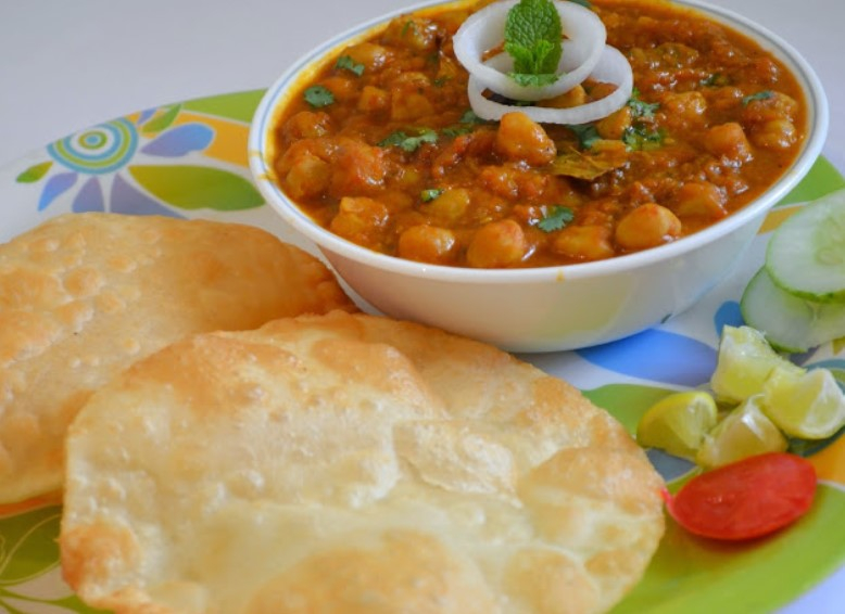 Screenshot via https://mothershandrecipe.blogspot.com/2018/06/punjabi-spicy-and-tasty-cole-bhature.html