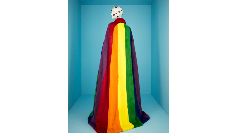 Photo on Wikimedia Commons (https://commons.wikimedia.org/wiki/File:Camp_-_Notes_on_Fashion_at_the_Met_-_Burberry_rainbow_cape)