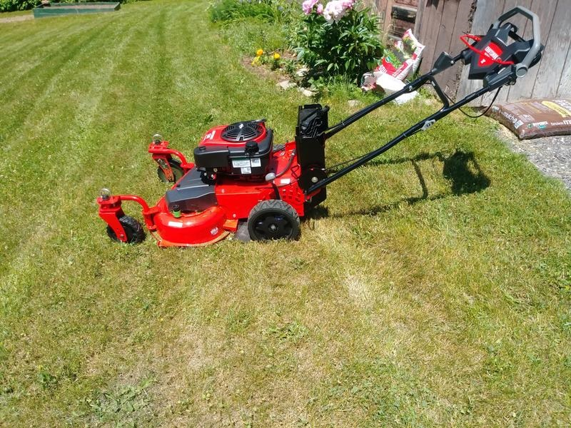 The series is very suitable for those who want a durable lawn mower.