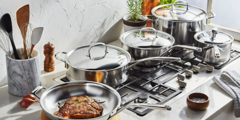 Photo on Zwilling (https://www.zwilling.com/ca/demeyere-atlantis-7-10-piece-18%2F10-stainless-steel-cookware-set-40851-150/40851-150-0.html)