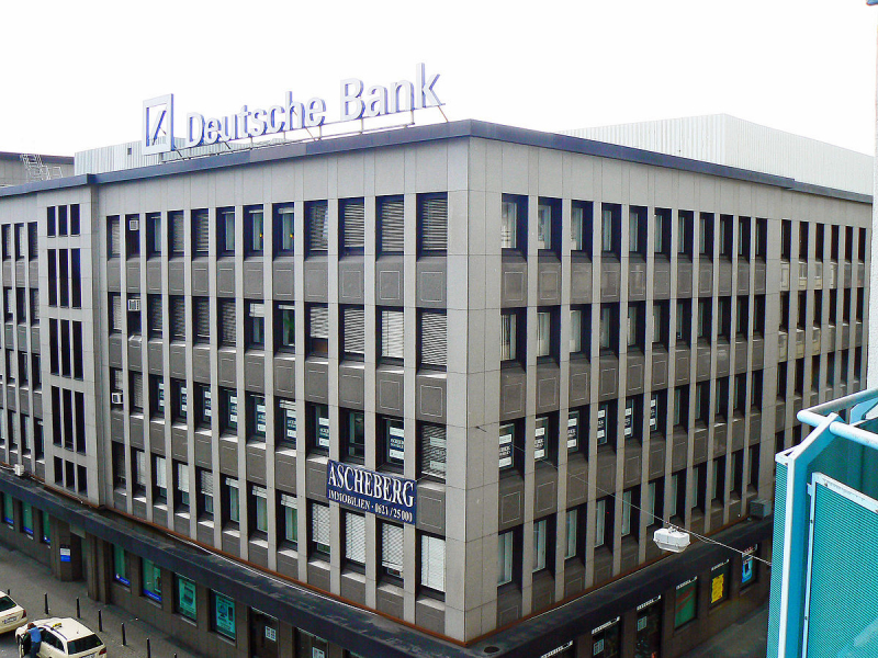 Photo by dierk schaefer on Wikimedia Commons (https://commons.wikimedia.org/wiki/File:Deutsche_Bank_Mannheim.jpg)