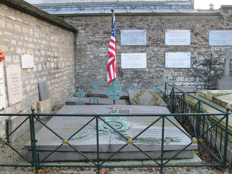 en.wikipedia.org -- Lafayette’s grave in the Picpus cemetery, Paris