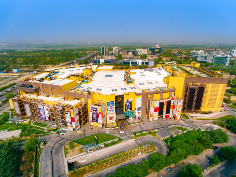 Photo on Wikimedia Commons (https://commons.wikimedia.org/wiki/File:DLF_Mall_of_India.jpg)