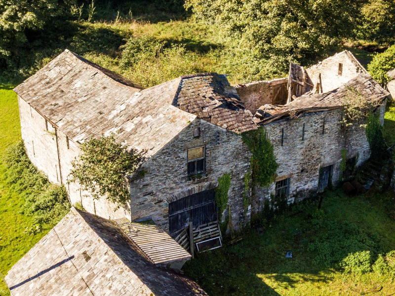 Sir Francis Drake's birthplace is now a crumbling ruin - Photo: plymouthherald.co.uk