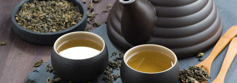 Drink green tea or oolong tea