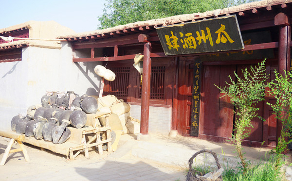 Dunhuang Film Studio- Photo: https://m.visitourchina.com/dunhuang/attraction/the-ancient-city-of-dunhuang-movie-set.html