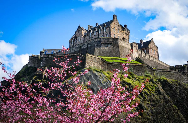 Edinburgh - Scotland (photo:https://www.wayfaringkiwi.com/)