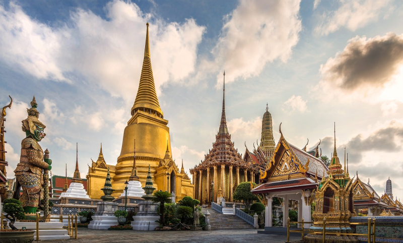 Emerald Temple, Bangkok
