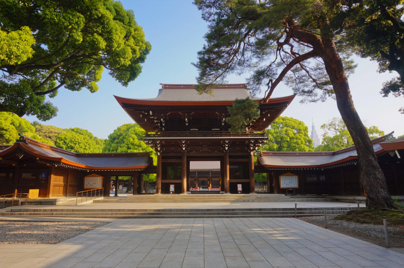 Enjoy Nature and Art at the Meiji Shrine