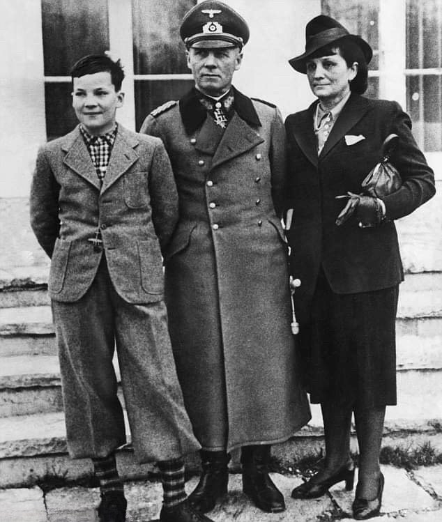 Family photo of Erwin Rommel - Photo: https://i.dailymail.co.uk/