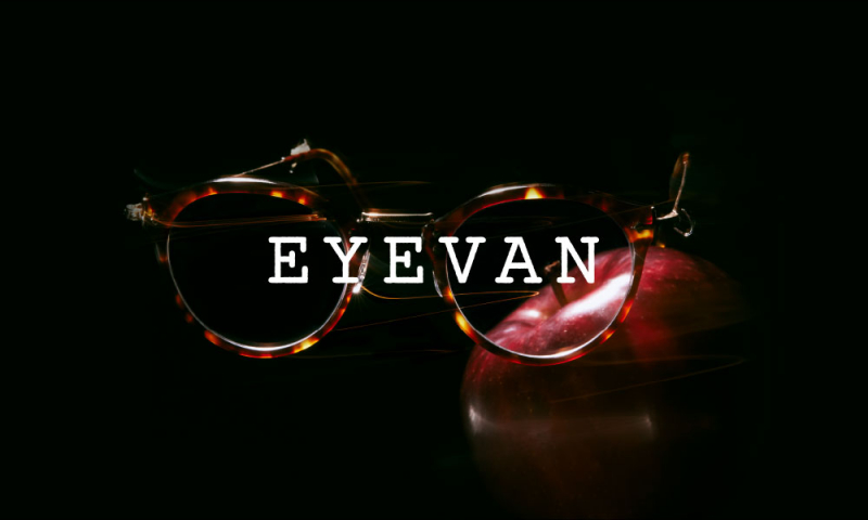 Screenshot of http://50th.eyevan.com/#about