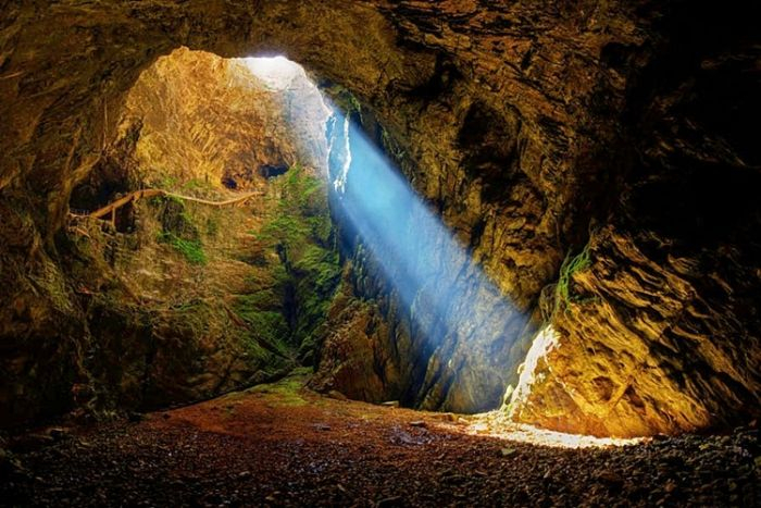 Friouato Caves. Photo: wiredforadventure.com