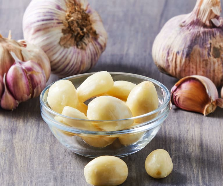 Garlic contain substances that have therapeutic use