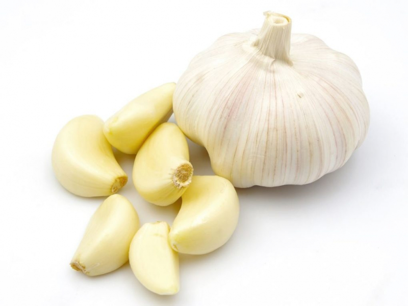 Garlic is abundant in nutrients but low in calories