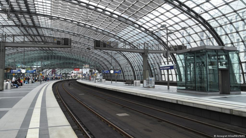 German rail strike: Union extends action to passenger trains | DW