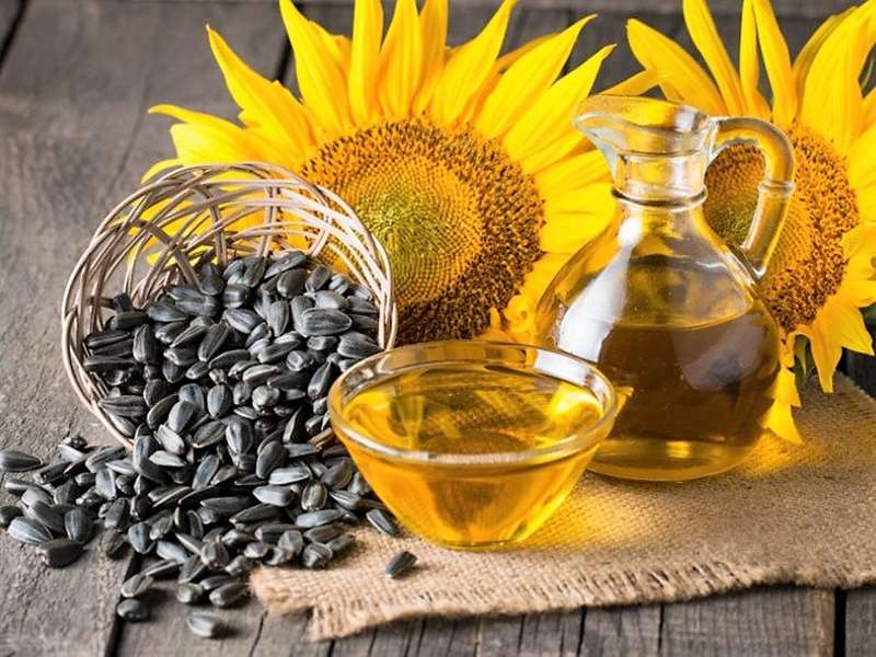 Sunflower oil is high in vitamin E, an important antioxidant and key player for optimal immune function (Via: EFA News)