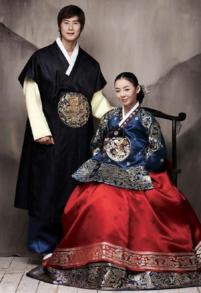 Hanbok - Korean traditional costume