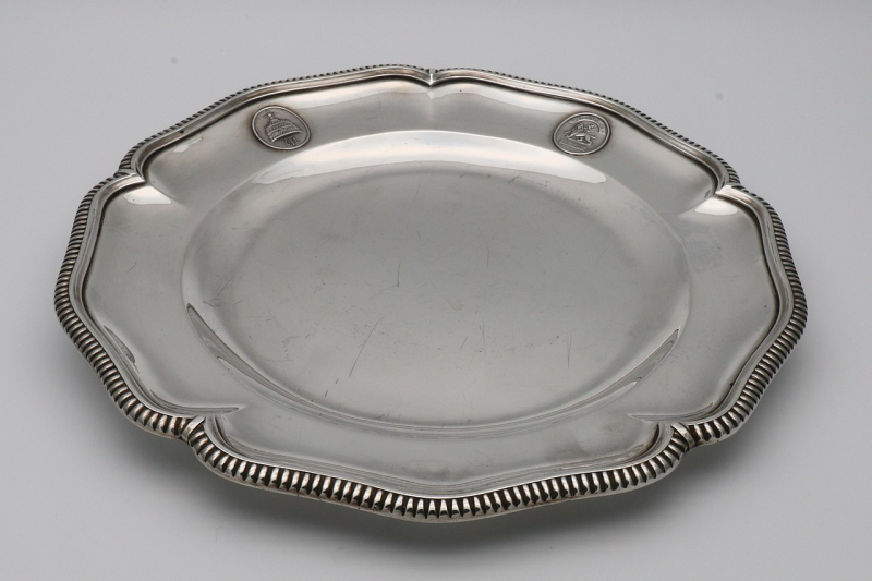 A plate from the dinner service sold by Haile Selassie in England in 1937 - Photo: https://en.wikipedia.org/