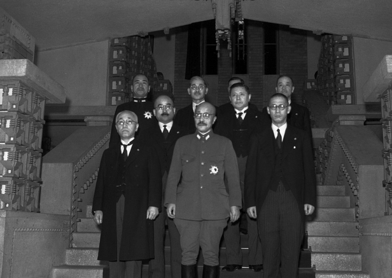 Photo: Cabinet of Hideki Tojo - commons.wikimedia