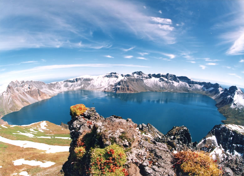Photo:  Wikipedia - Heaven Lake